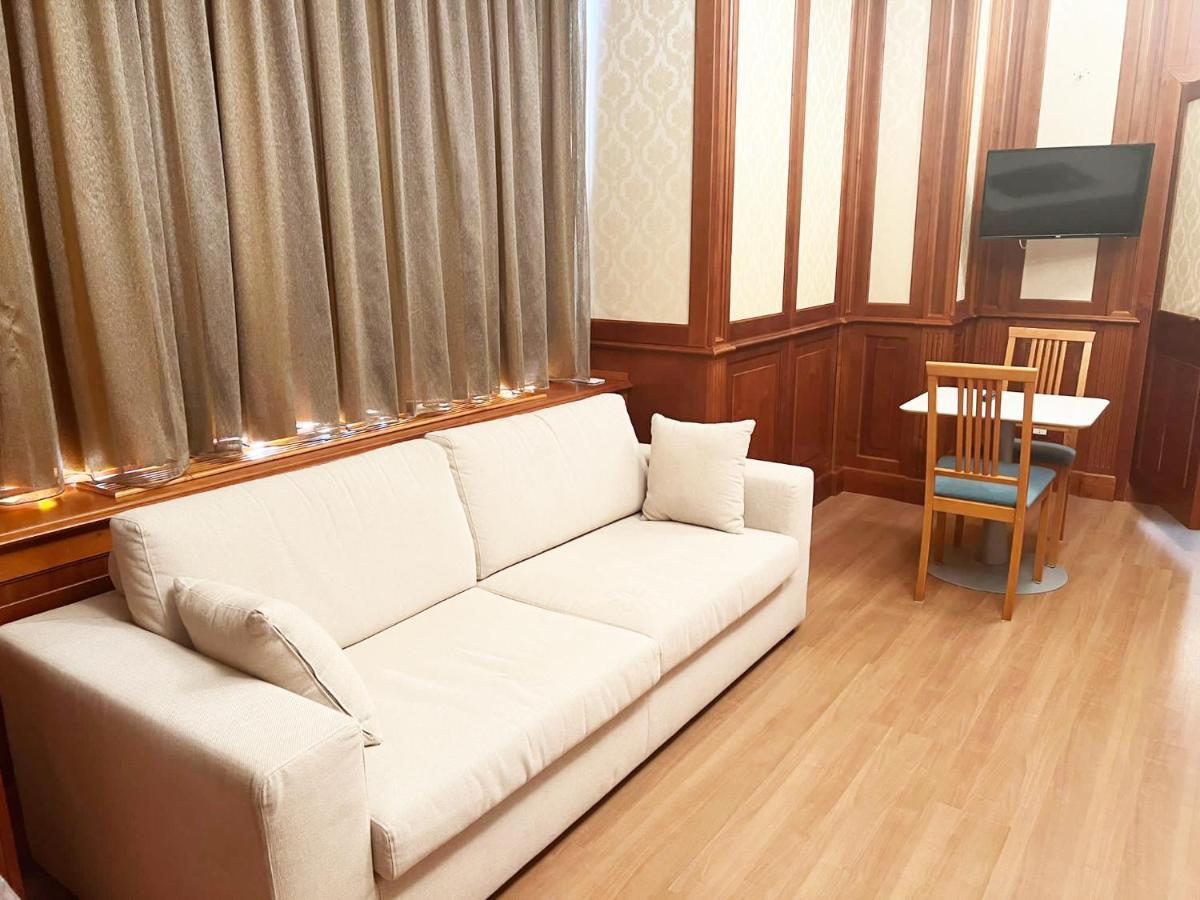 Sissi Comfort Rooms Foresteria Lombarda Monza Exterior photo