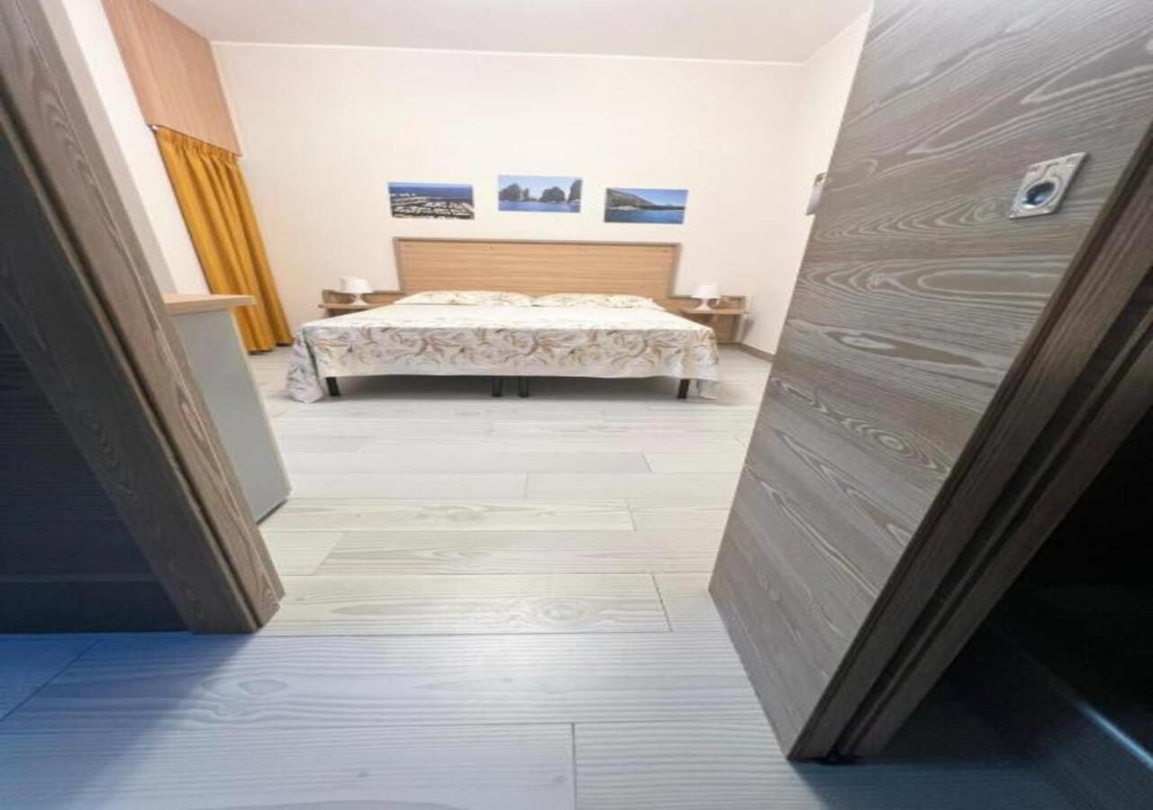 Sissi Comfort Rooms Foresteria Lombarda Monza Exterior photo