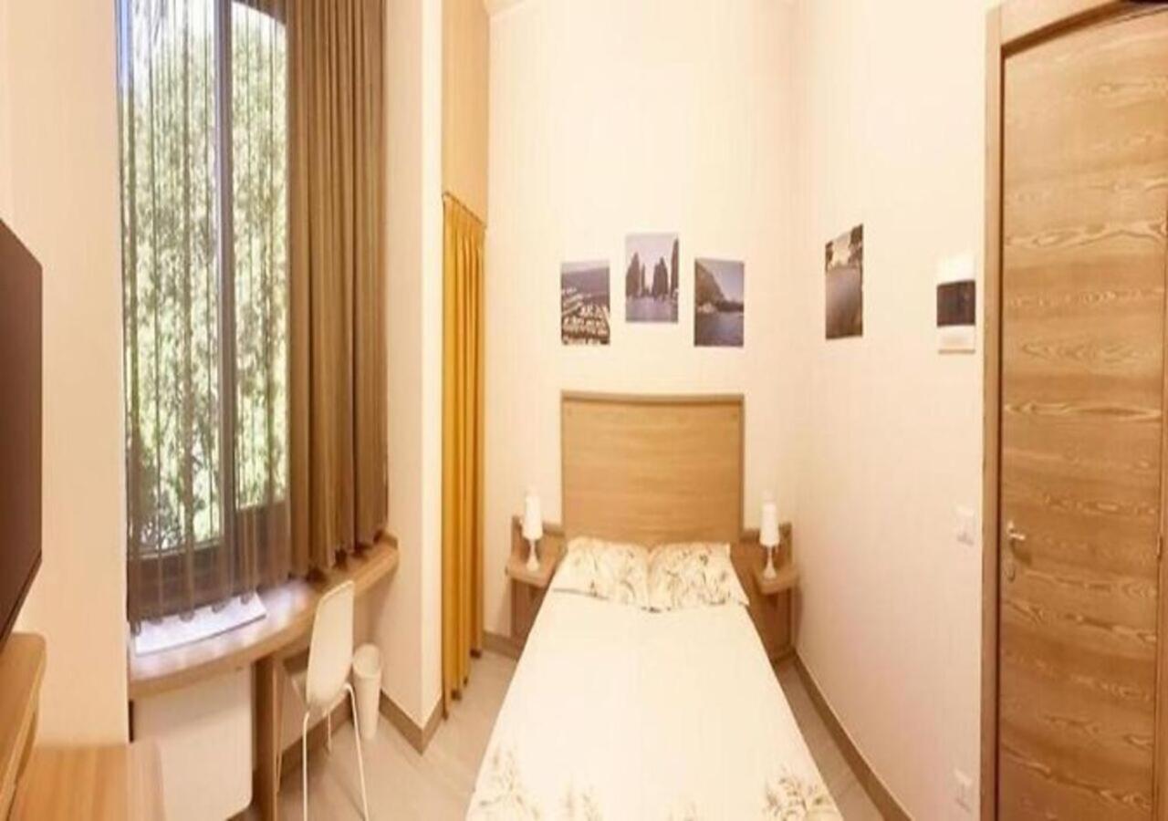 Sissi Comfort Rooms Foresteria Lombarda Monza Exterior photo